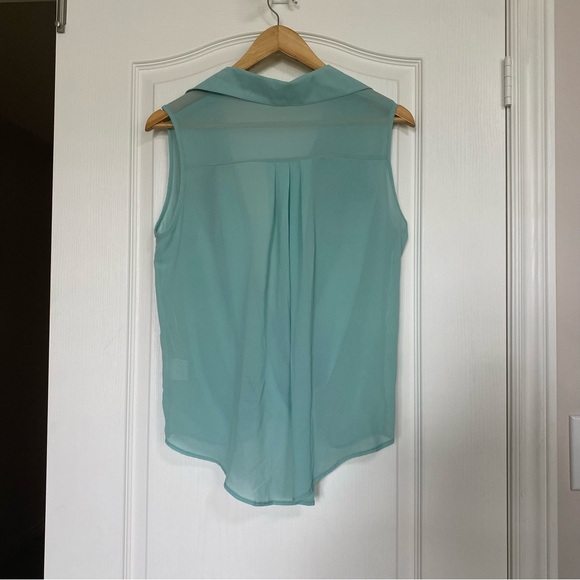 Tobi Green Sleeveless Deep V-Neck Blouse Size S - Picture 5 of 8